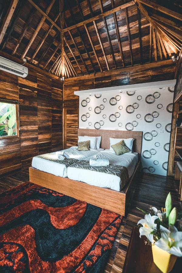Ferienwohnung Ocho Bali Surf Camp Uluwatu Exterior foto