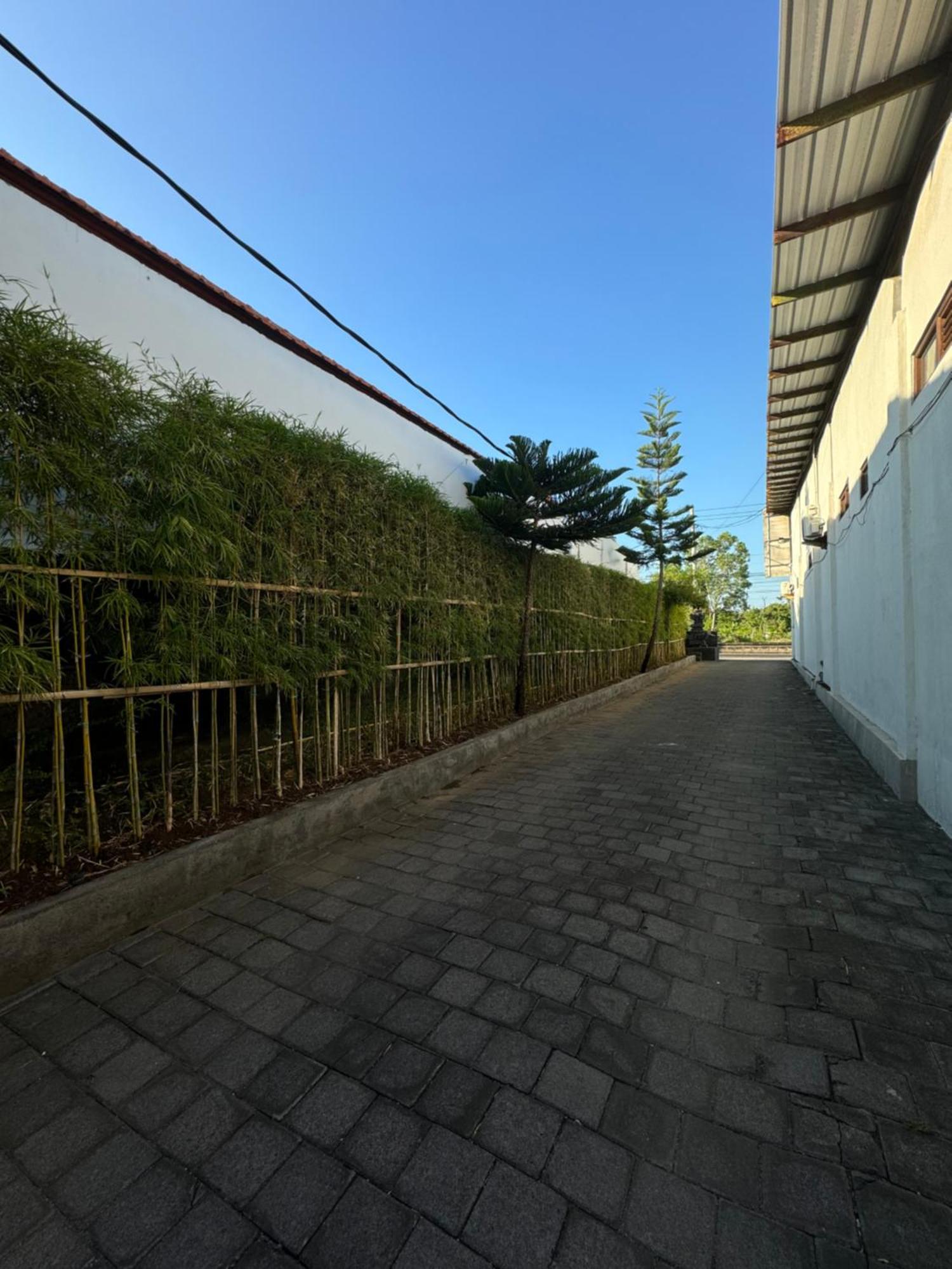 Ferienwohnung Ocho Bali Surf Camp Uluwatu Exterior foto