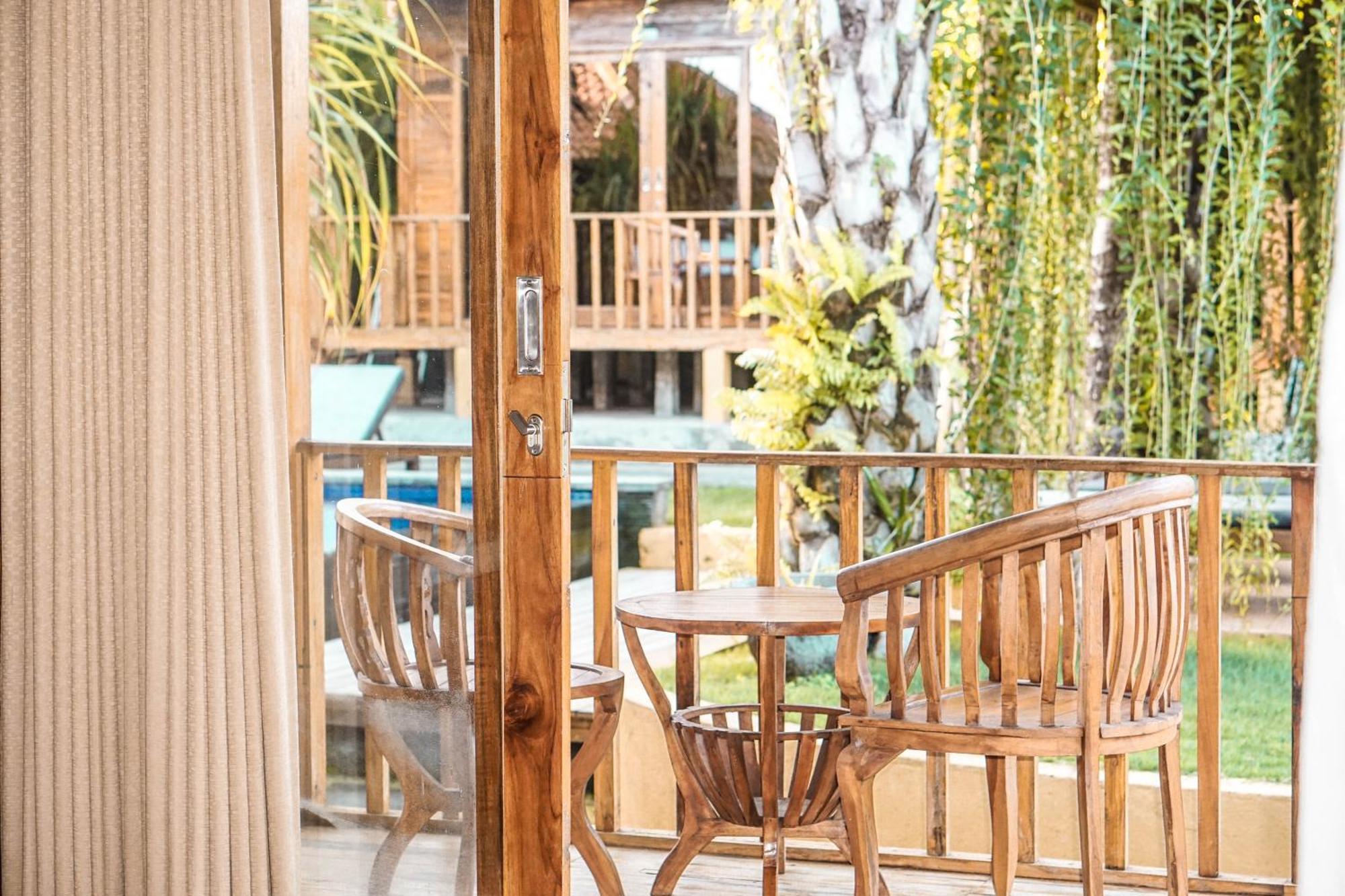 Ferienwohnung Ocho Bali Surf Camp Uluwatu Exterior foto
