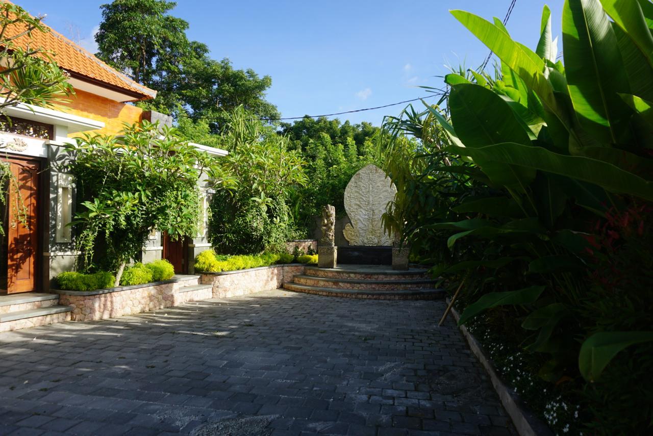 Ferienwohnung Ocho Bali Surf Camp Uluwatu Exterior foto
