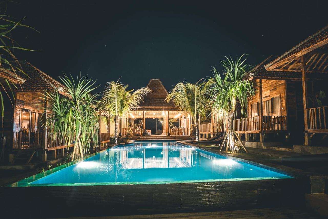 Ferienwohnung Ocho Bali Surf Camp Uluwatu Exterior foto
