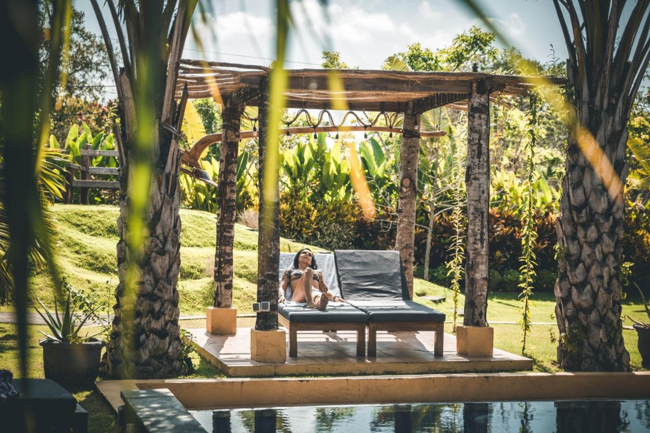 Ferienwohnung Ocho Bali Surf Camp Uluwatu Exterior foto