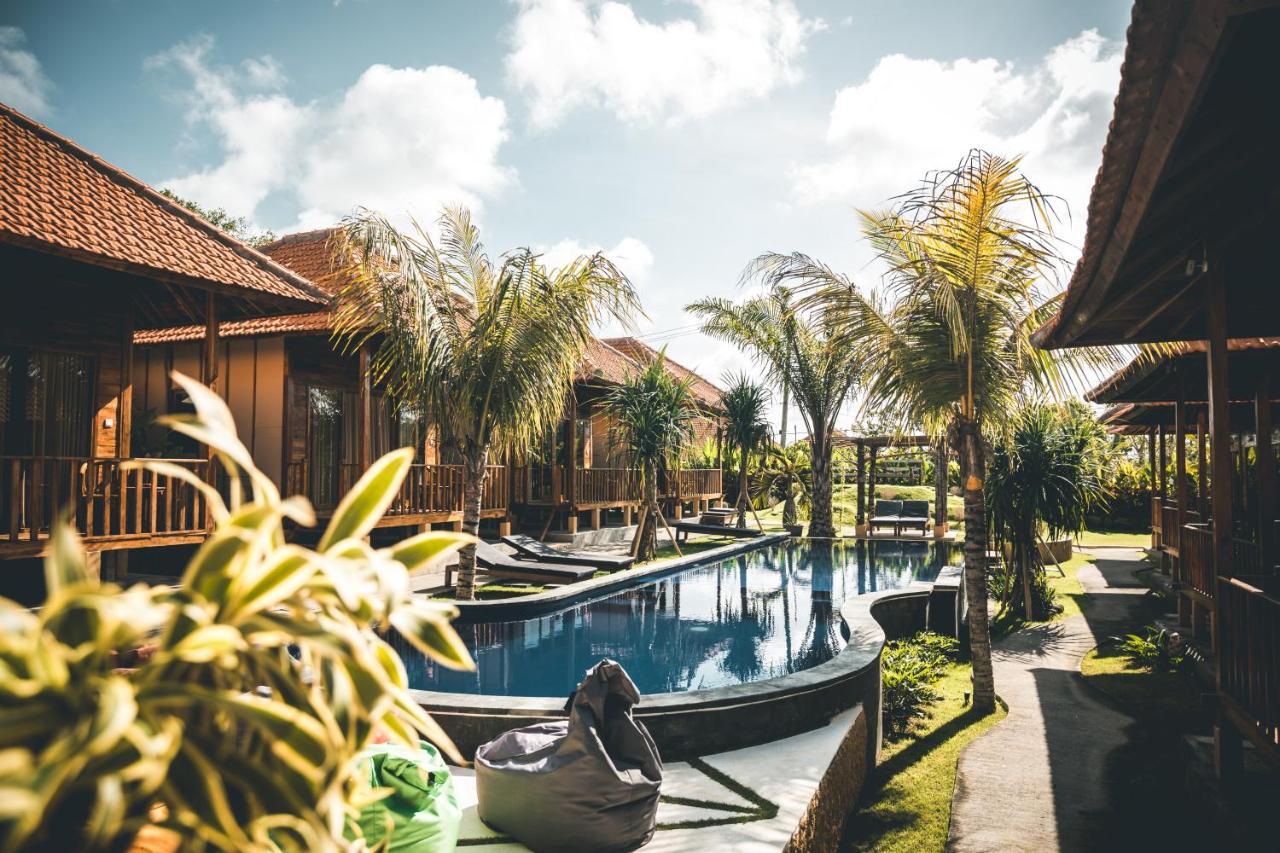 Ferienwohnung Ocho Bali Surf Camp Uluwatu Exterior foto